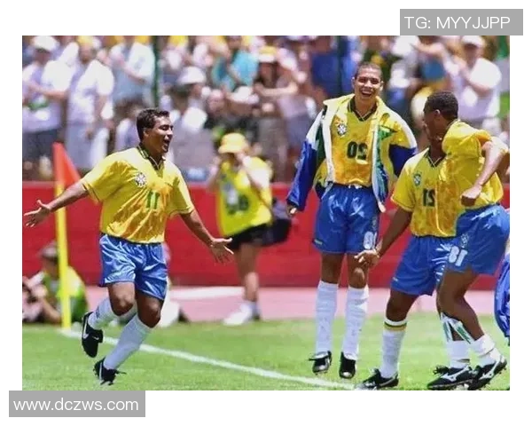 足球明星背后的真实生活瞬间揭秘与感悟 足球明星背后的真实生活瞬间揭秘与感悟