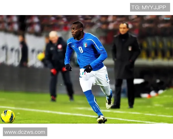 足球明星划船比赛精彩瞬间集锦与图片分享